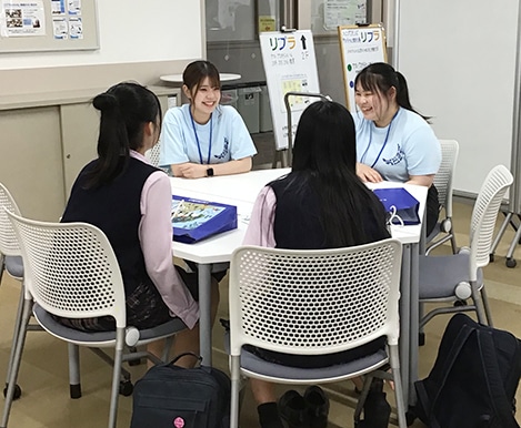 なんでもトークで在学生や教員から気になることを聞いてみよう！
