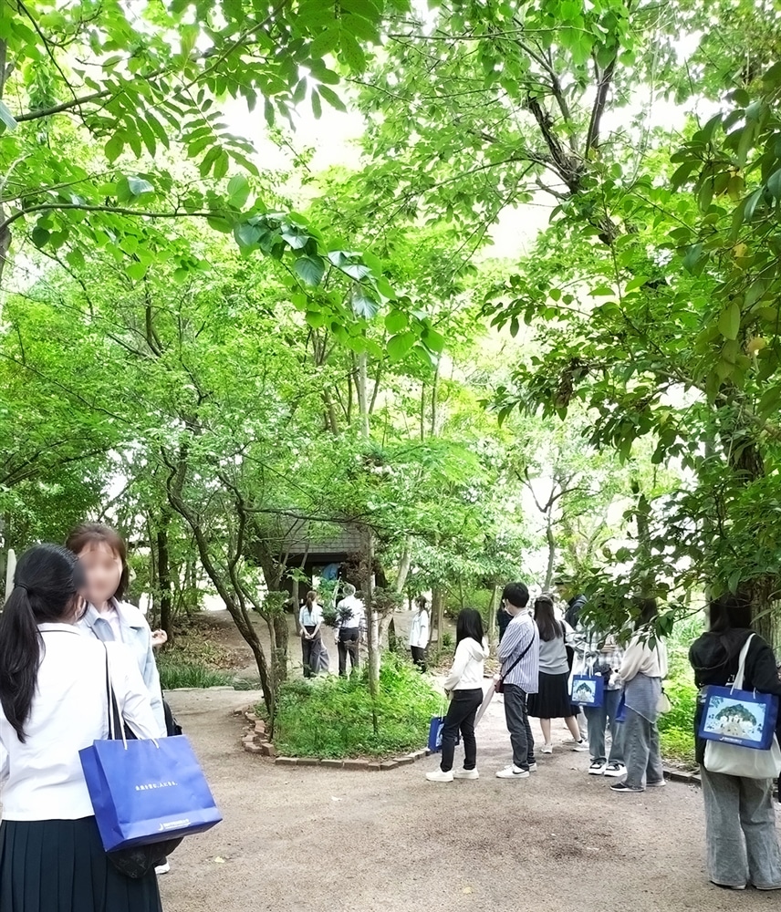 自然豊かな園庭が自慢の関学幼稚園を見学
